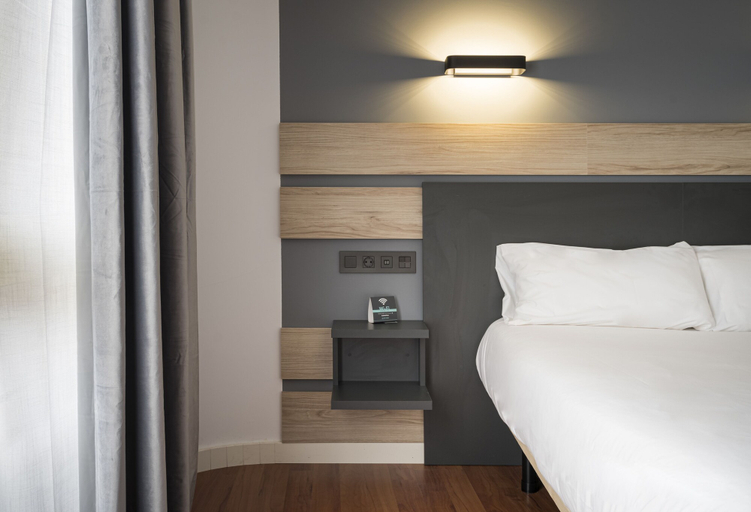 Bedroom 4, Hotel Alda Centro Gijón, Asturias