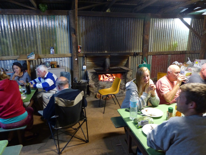 Food & Drinks, Lake Eacham Tourist Park & Self Contained Cabins, Eacham