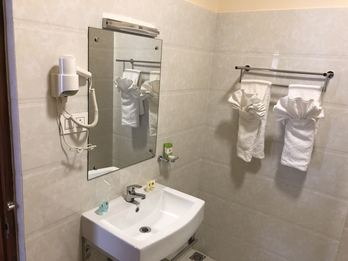 Bathroom 3, legphel hotel, Phuentsholing