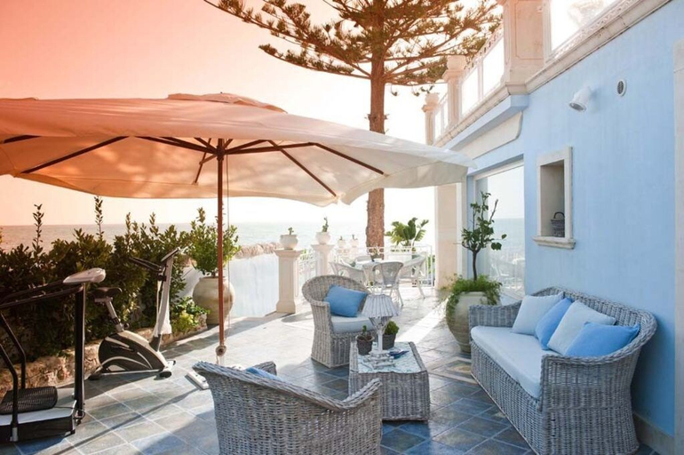 Terrace/patio 3, Villa Antares, Syracuse