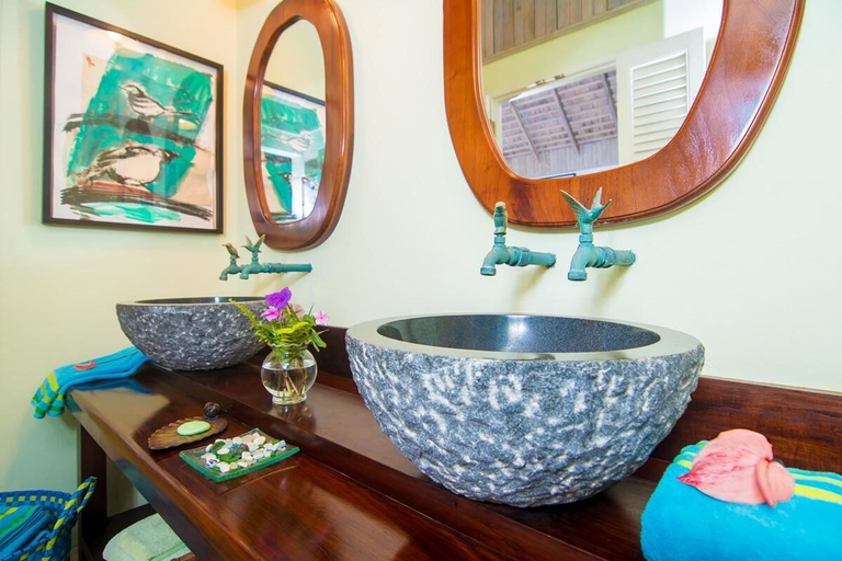 Bathroom 3, Sea Island, 6BR by Jamaican Treasures