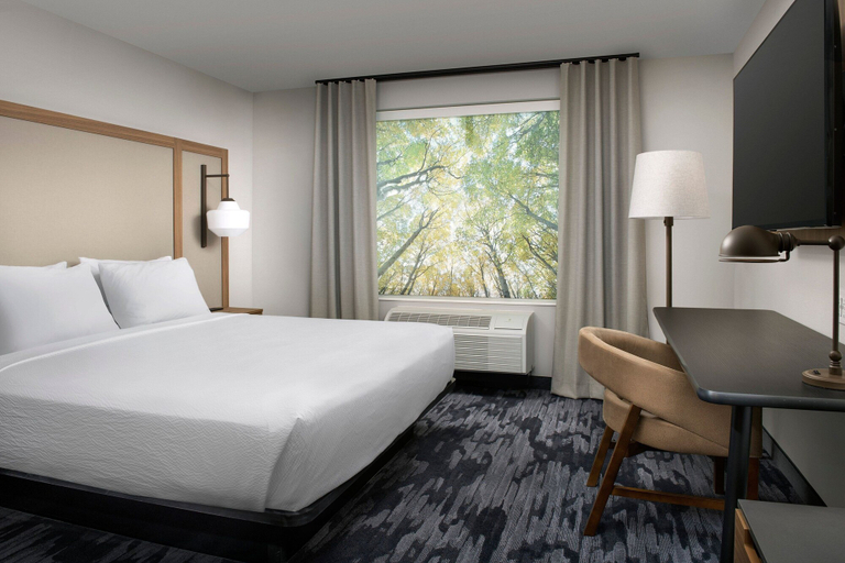 Bedroom 3, Fairfield Inn & Suites by Marriott Appleton, Outagamie