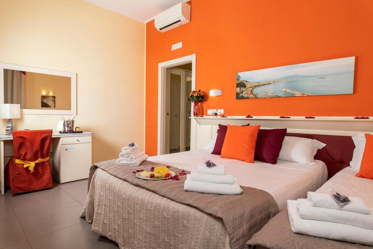 Bedroom 4, Capodichino International Hotel, Napoli