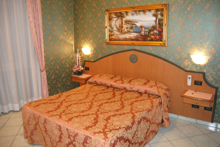 Bedroom 3, Hotel Nespolo D'Oro, Rome