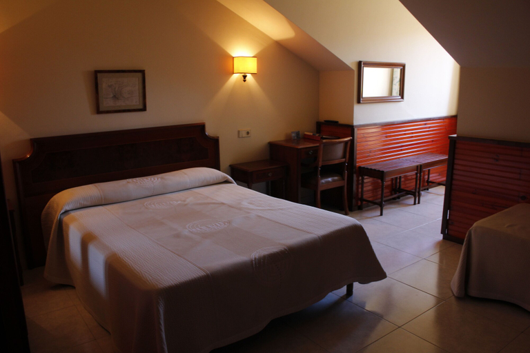 Bedroom 2, B&B Hotel Gijón Centro Begoña, Asturias