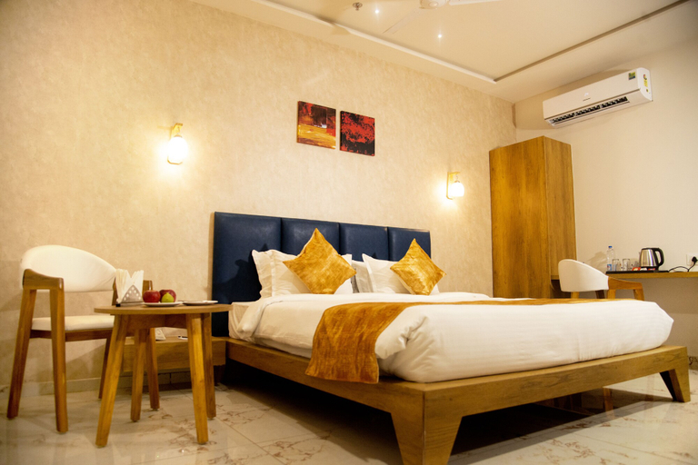 Bedroom 2, CLICK HOTEL TULSI, Jamnagar