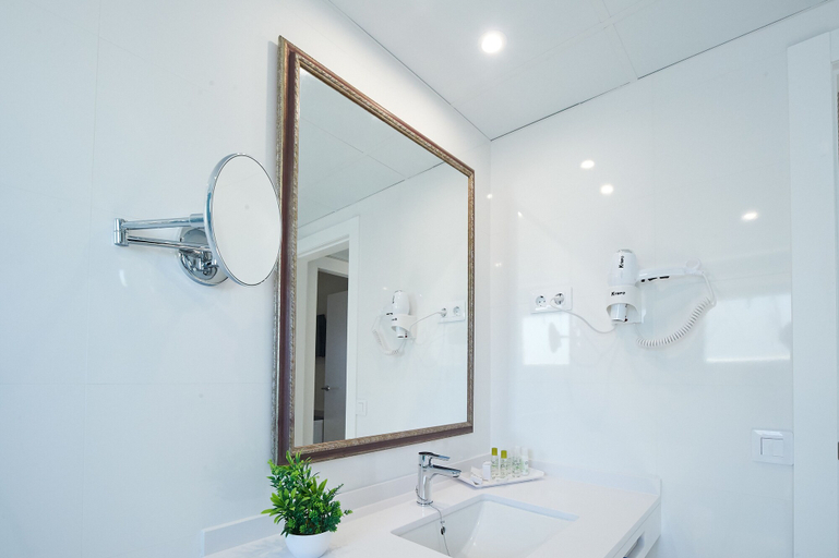 Bathroom 4, Montana Club Suite Hotel, Las Palmas