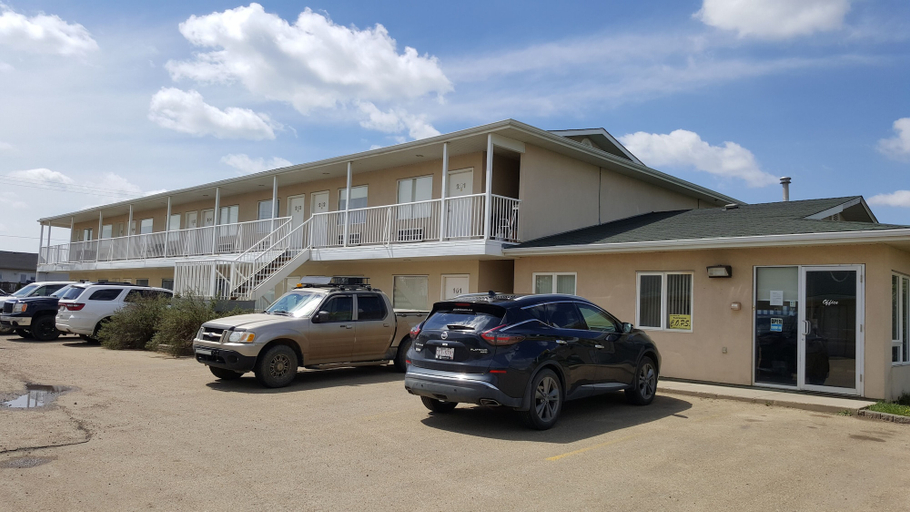 Exterior & Views 2, waintel studio-wainwright motel, Division No. 7