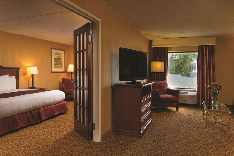 Bedroom 4, DoubleTree by Hilton Asheville - Biltmore, Buncombe