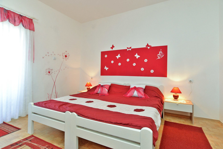 Bedroom 2, Apartment 725, Fažana