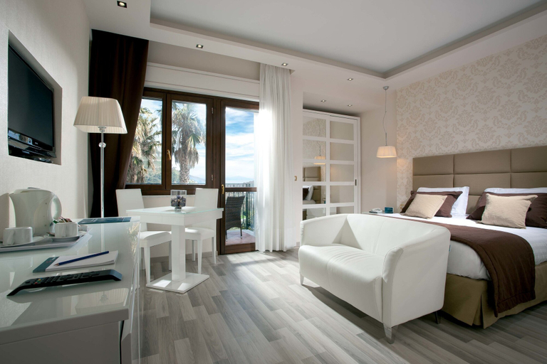 Bedroom 3, Nastro Azzurro Resort, Napoli