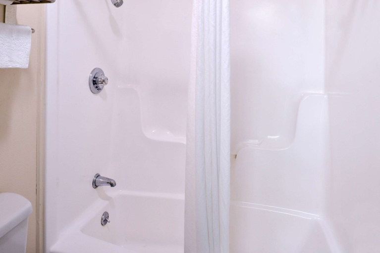 Bathroom 4, Americas Best Value Inn Sullivan, Franklin