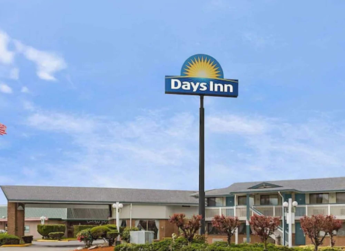 Exterior & Views 2, Days Inn by Wyndham Auburn, King