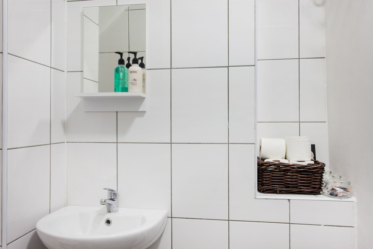Bathroom 2, Cosy High Floor Studio Greek Street Soho, London