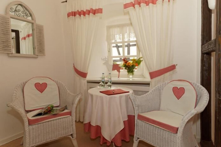 Bedroom 3, Burghaus & Villa Kronenburg, Euskirchen
