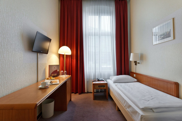 Bedroom 2, acom Hotel Berlin Kurfürstendamm, Berlin