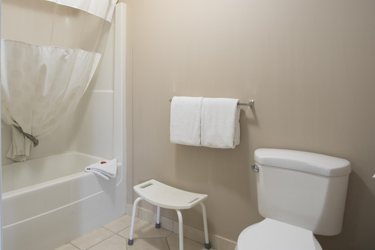 Bathroom 5, Ramada by Wyndham 100 Mile House, Cariboo