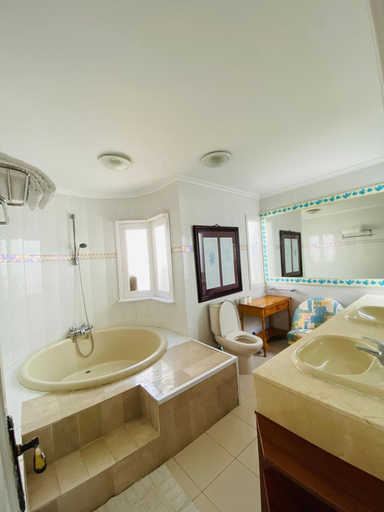 Bathroom 5, Mision Costa, Las Palmas