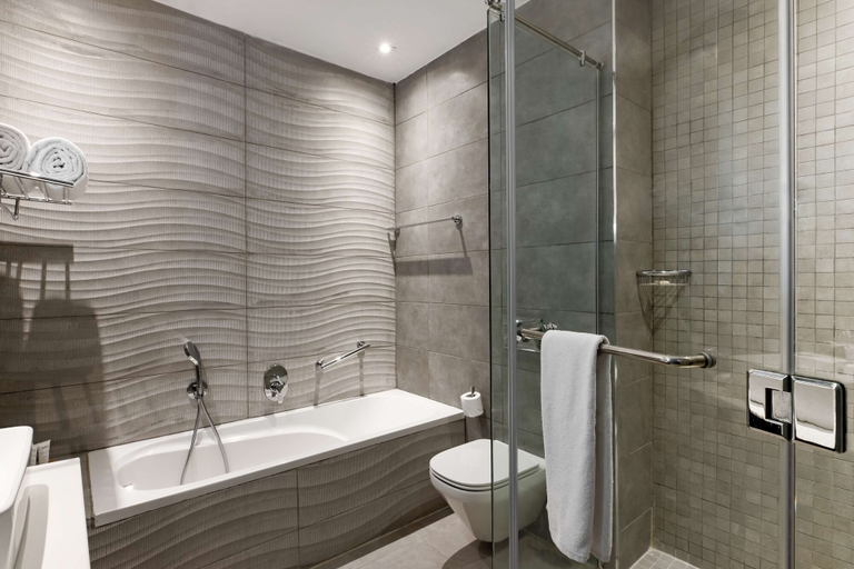 Bathroom 5, Radisson Hotel, Lagos Ikeja, Shomolu