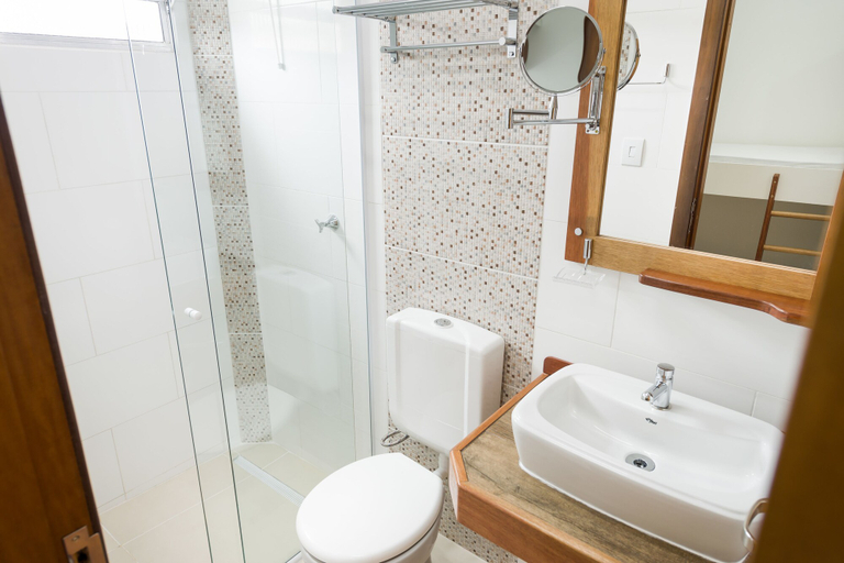 Bathroom 4, Hotel Brasil, Penha