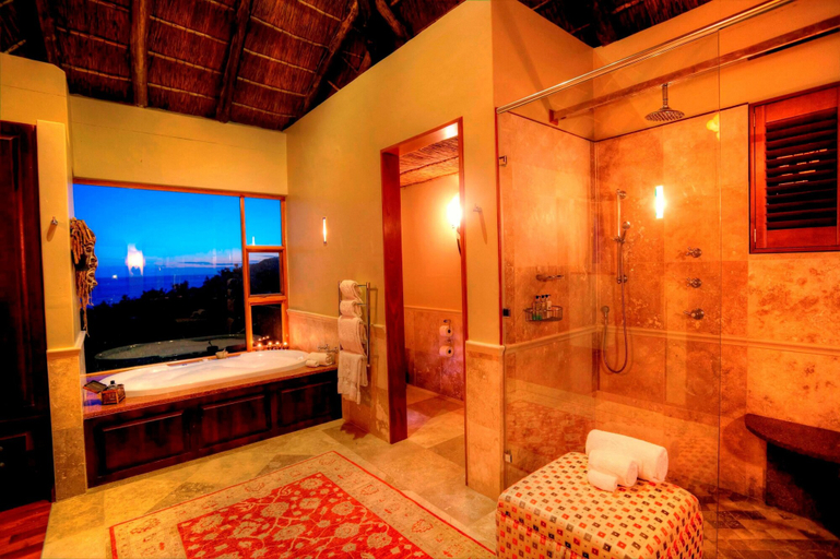 Bathroom 5, Oceana Beach and Wildlife Reserve, Cacadu