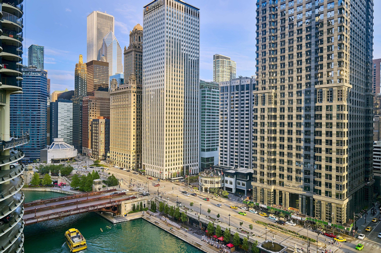 Exterior & Views 30