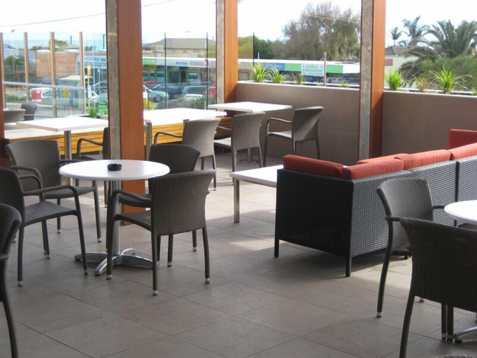 Food & Drinks 5, Christies Beach Hotel, Adelaide