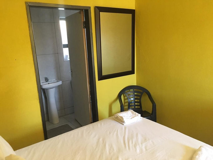 Bedroom 2, Elson Lodge, Ekurhuleni