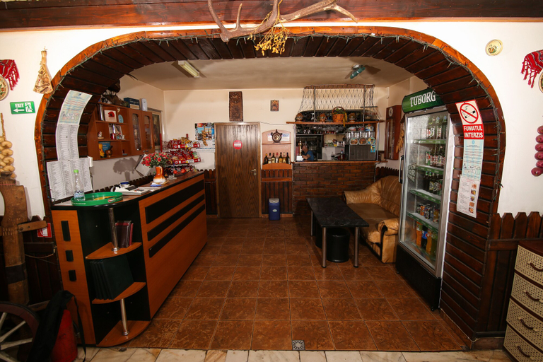 Food & Drinks 5, Hanul Cotul Donului, Predeal
