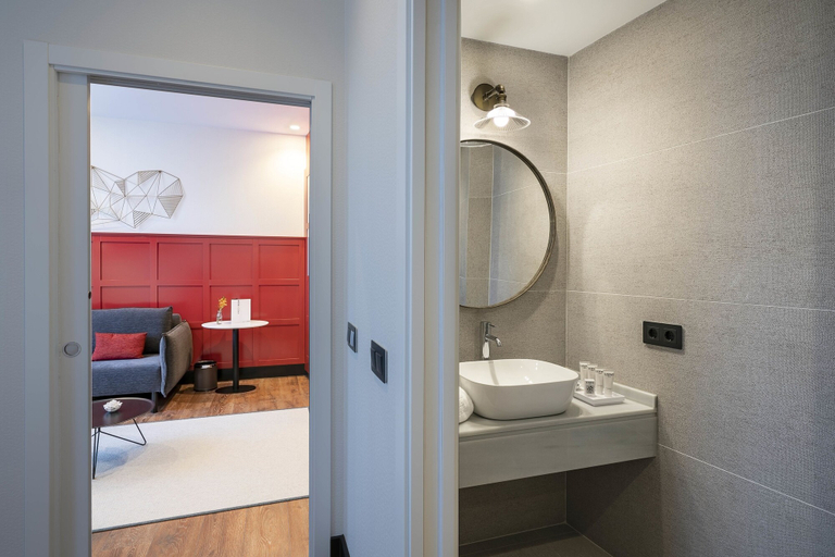 Bathroom 5, Hotel Vincci Consulado De Bilbao, Vizcaya