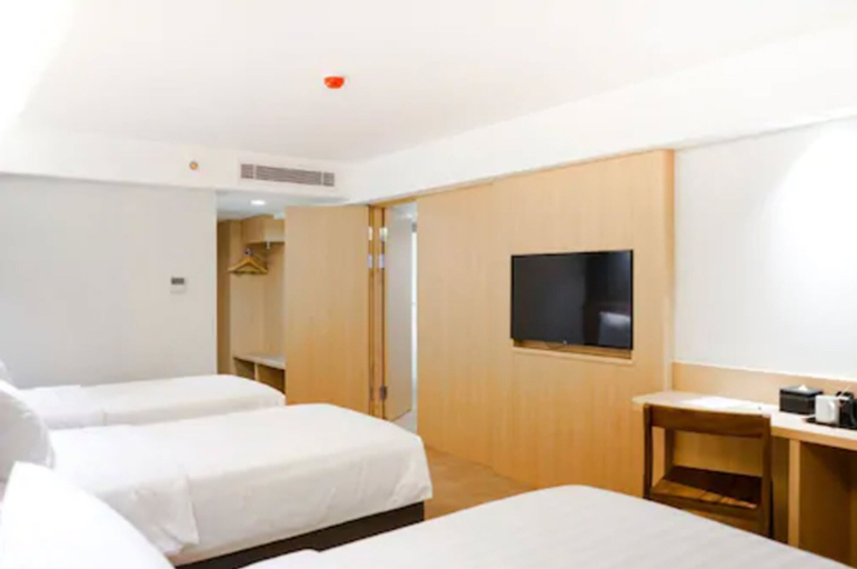 Bedroom 18
