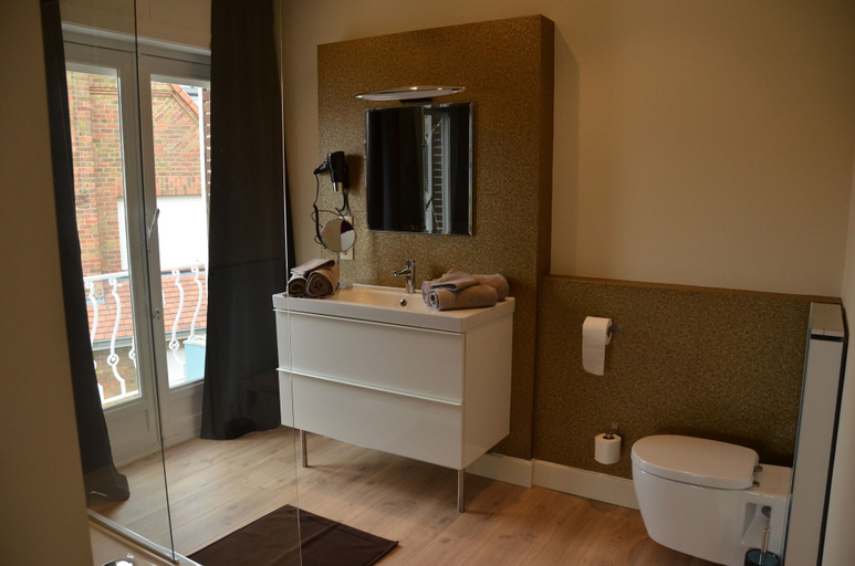 Bathroom 5, Amylia, West-Vlaanderen