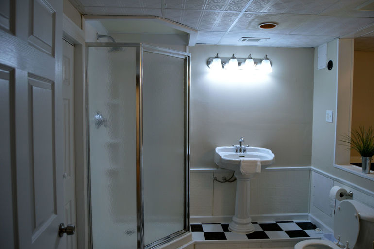 Bathroom 3, Opis Realty-Spacious Metro Atlanta Home, Rockdale