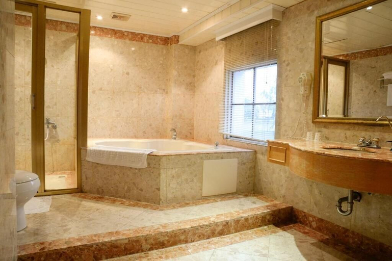 Bathroom 5, European castle hotel, Tainan
