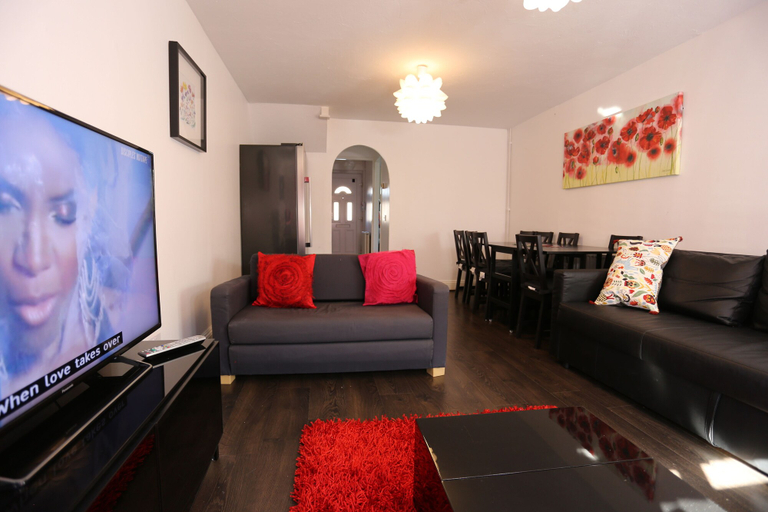 Others 4, Beautiful 3 Beds House - Thamesmead, London