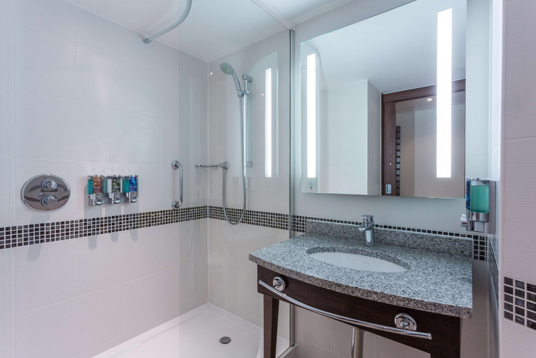 Bathroom 3, Hampton by Hilton Exeter Airport, Devon