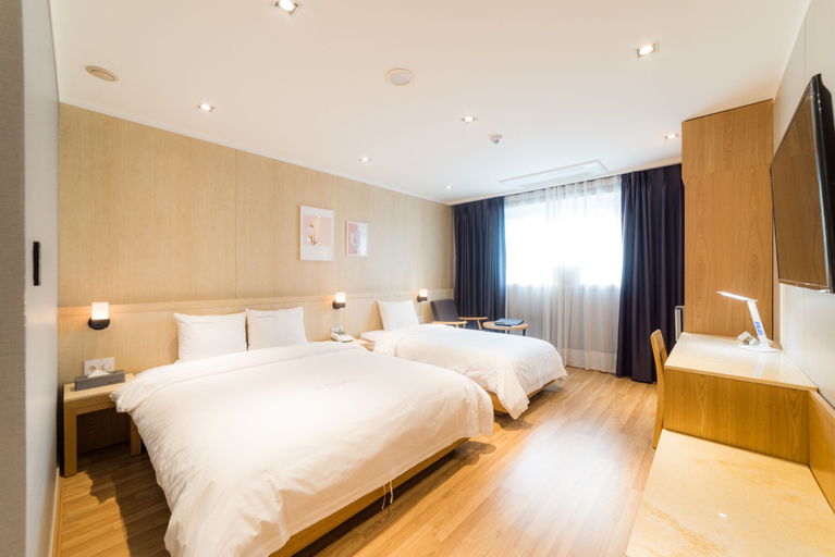 Bedroom 4, Reborn Suwon Silkroad Hotel, Suwon