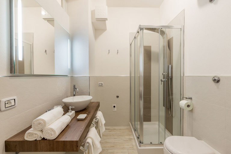 Bathroom 4, Sette Colli Guesthouse, Cagliari