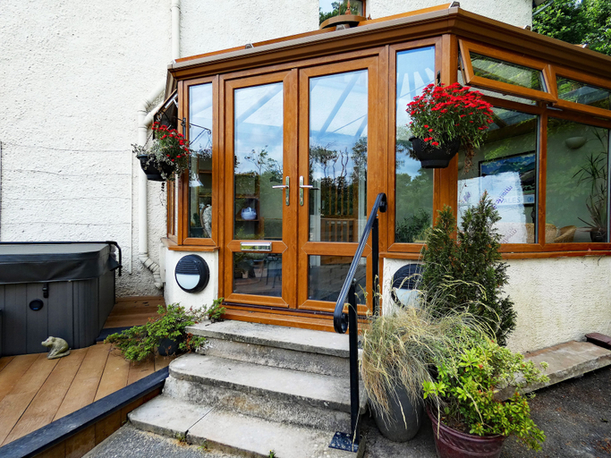 Exterior & Views 2, Bryn Melyn Apartments, Gwynedd