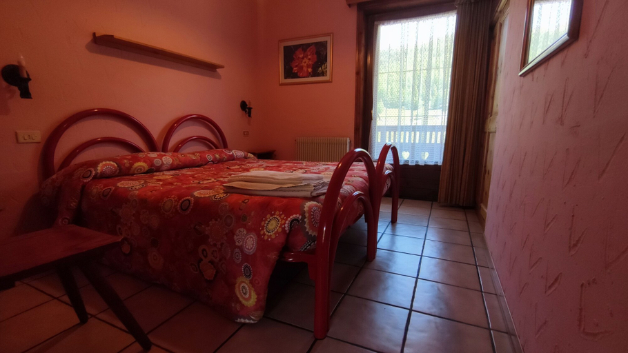 Bedroom 3, Hotel Aquila, Sondrio