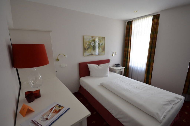 Bedroom 4, Parkhotel Helmstedt, Helmstedt