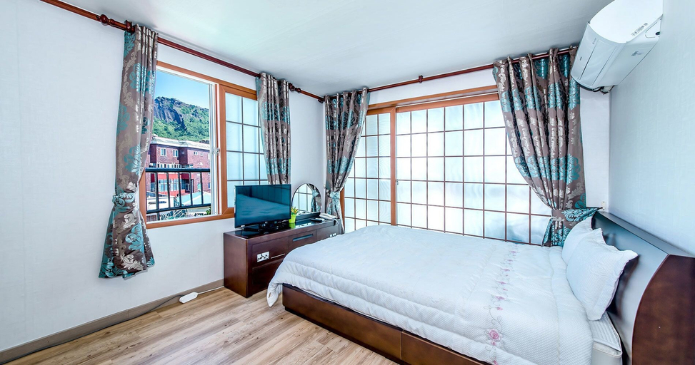 Bedroom 2, Sea Dragon Pension, Seogwipo