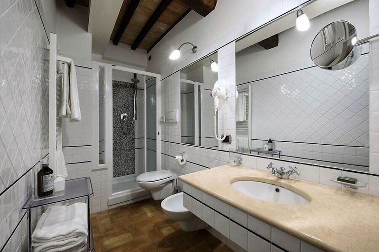 Bathroom 5, Hotel Osteria Dell Orcia, Siena