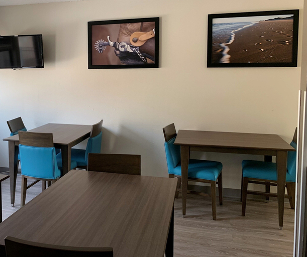 Food & Drinks 5, Super 8 by Wyndham Waxahachie TX, Ellis