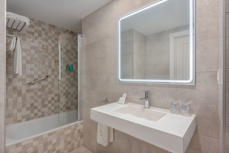 Bathroom 4, Hotel Anacapri, Granada