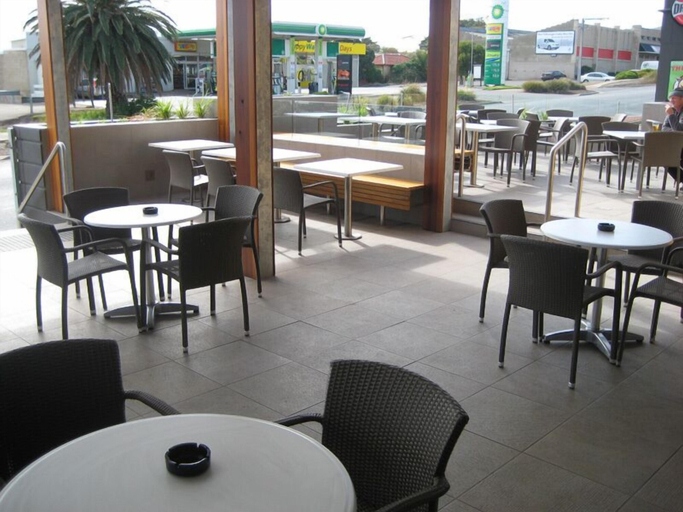Food & Drinks 4, Christies Beach Hotel, Adelaide