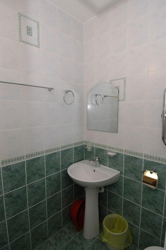 Bathroom 3, Shtil Hotel, Sochi gorsovet