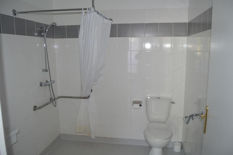 Bathroom 3, Hôtel-Bar Le Bellevue, Ariège