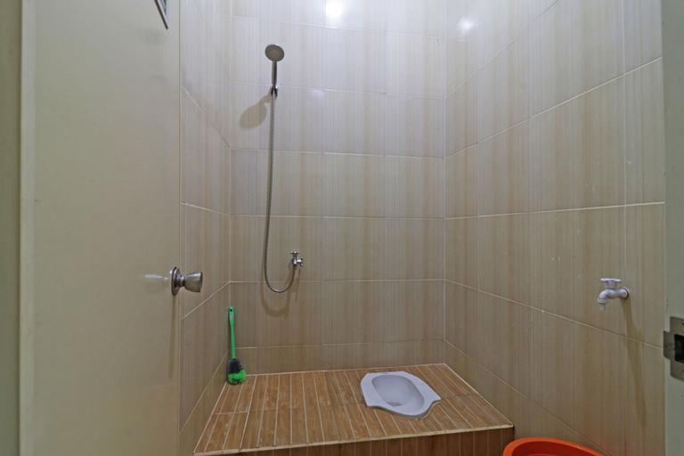 Bathroom 3, Surya Homestay (temporarily closed), Pekanbaru