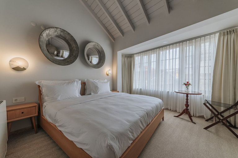 Bedroom 5, Karargah Urla, Urla
